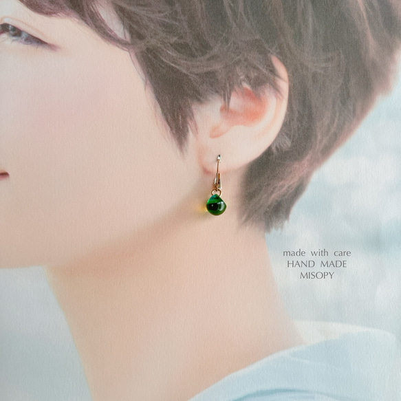 コロンとちいさなグリーンの夕焼けピアス　フレンチフック 9枚目の画像