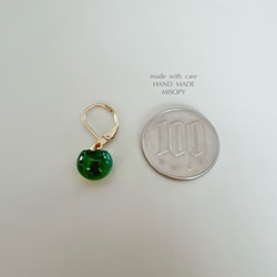 コロンとちいさなグリーンの夕焼けピアス　フレンチフック 6枚目の画像