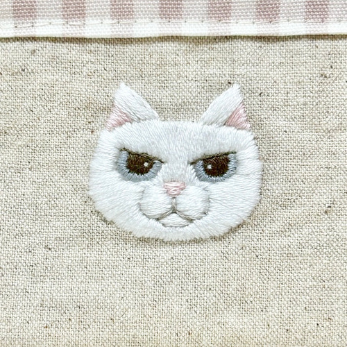 ジト目猫のポーチ＊白猫＊ おしりつき ポーチ omemekakajiruko 通販