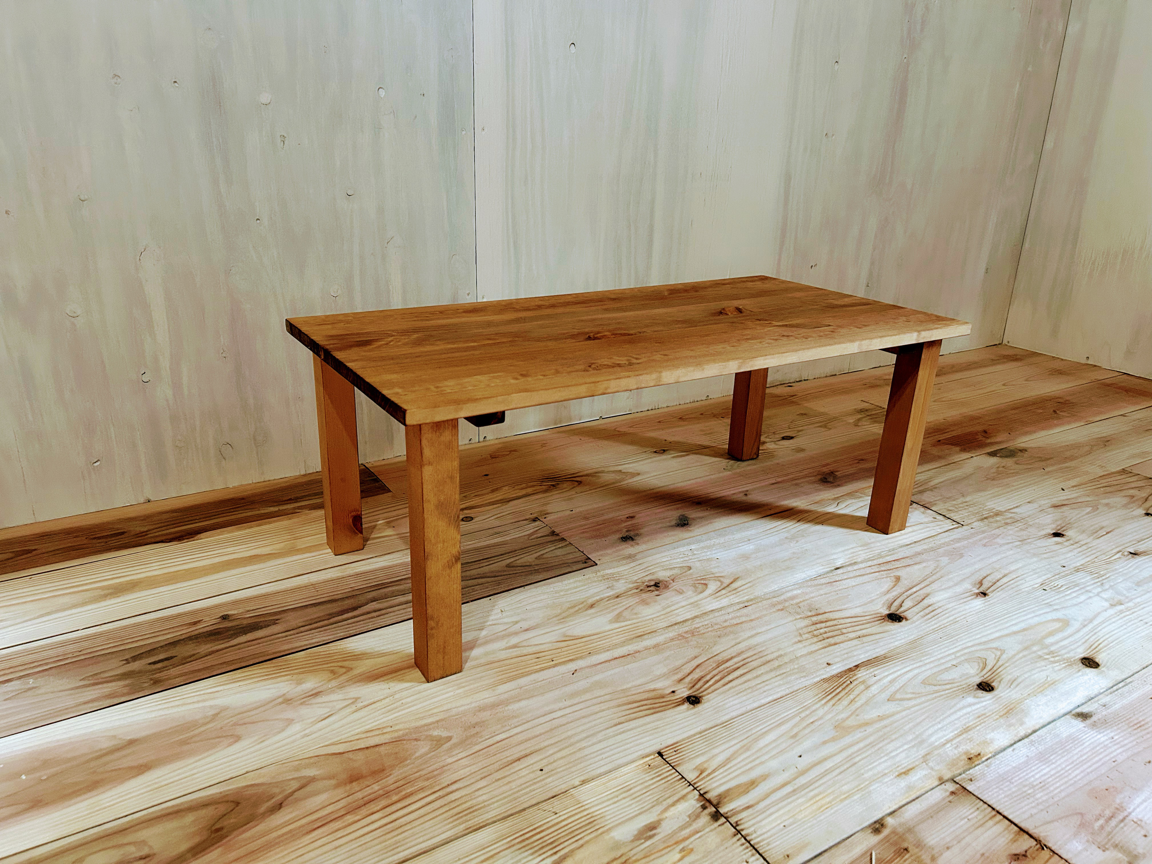 木製ローテーブル｜パイン材×蜜蝋仕上げ