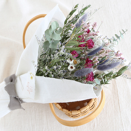 布に包んだ可愛い草花のブーケ in basket ドライフラワー HBleafage