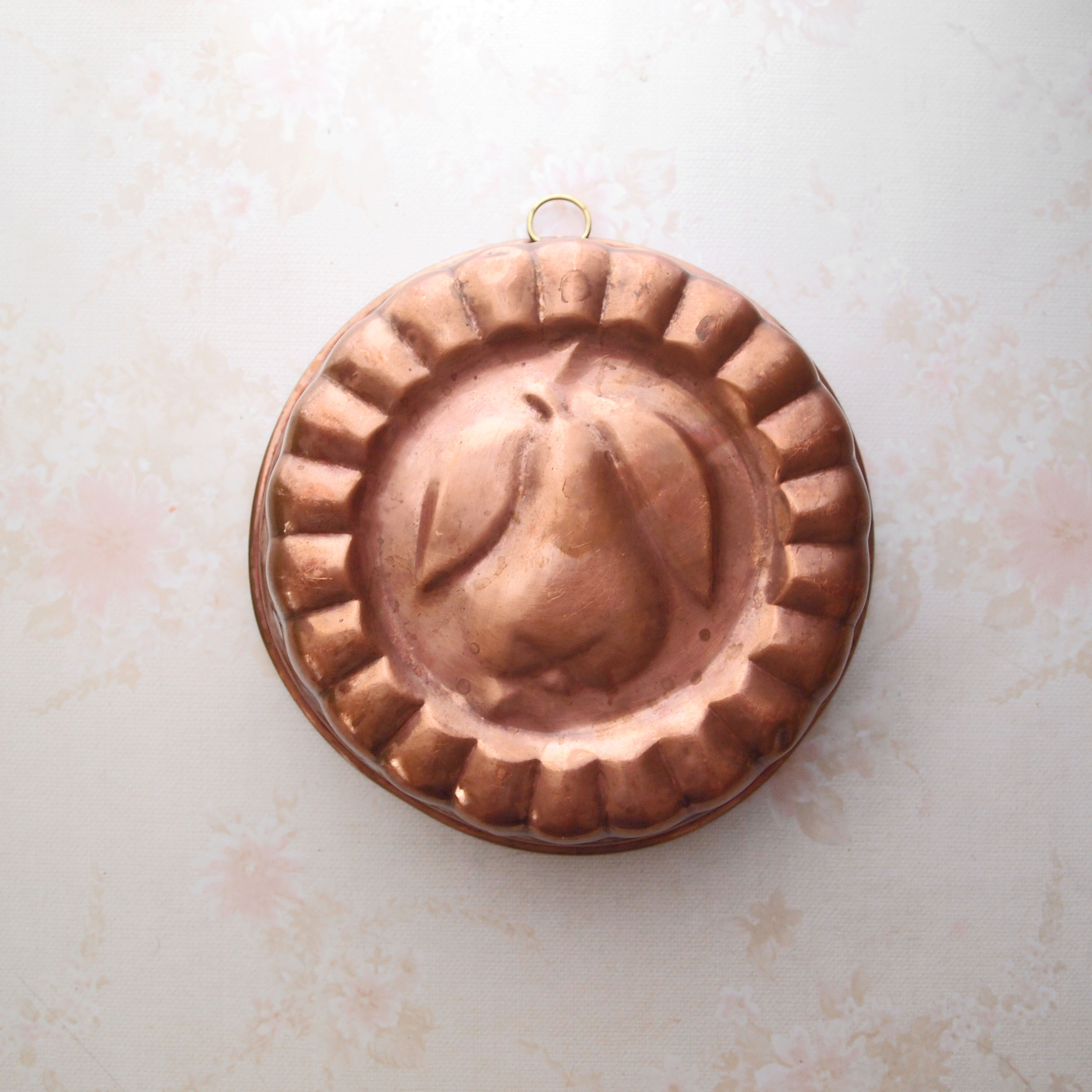 銅のお菓子型 ＜洋梨＞