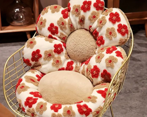 木製スラットバックチェア 花柄クッション 8a1ae7851b08938312b585aa4bf62a