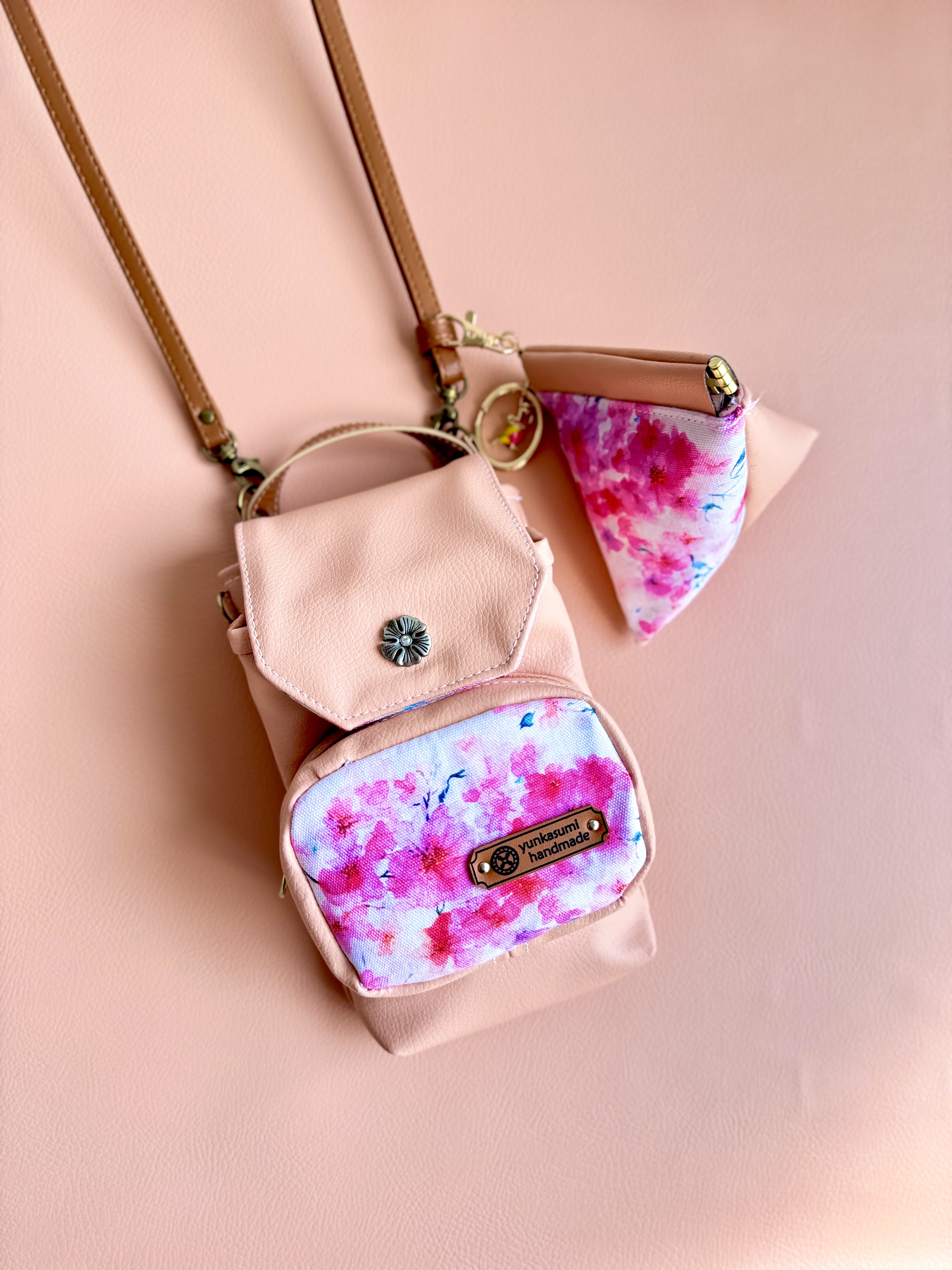 母の日 華やかくすみピンク　小物が整理できるコロンとポケット　スマホポシェット