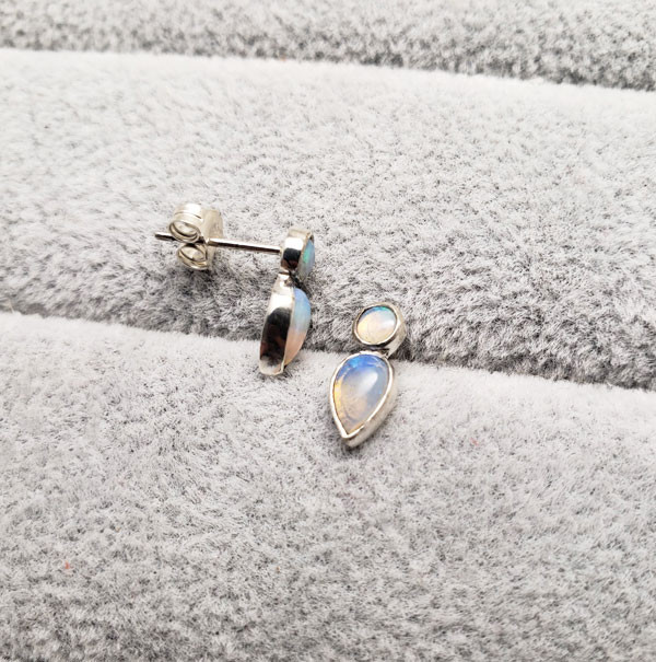 オーストラリアオパールのピアス