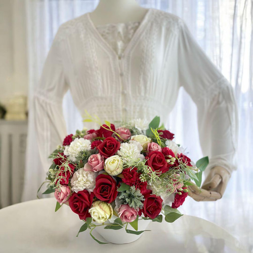 母の日ギフト (M)カーネーションと薔薇の華やかフラワーアレンジメント