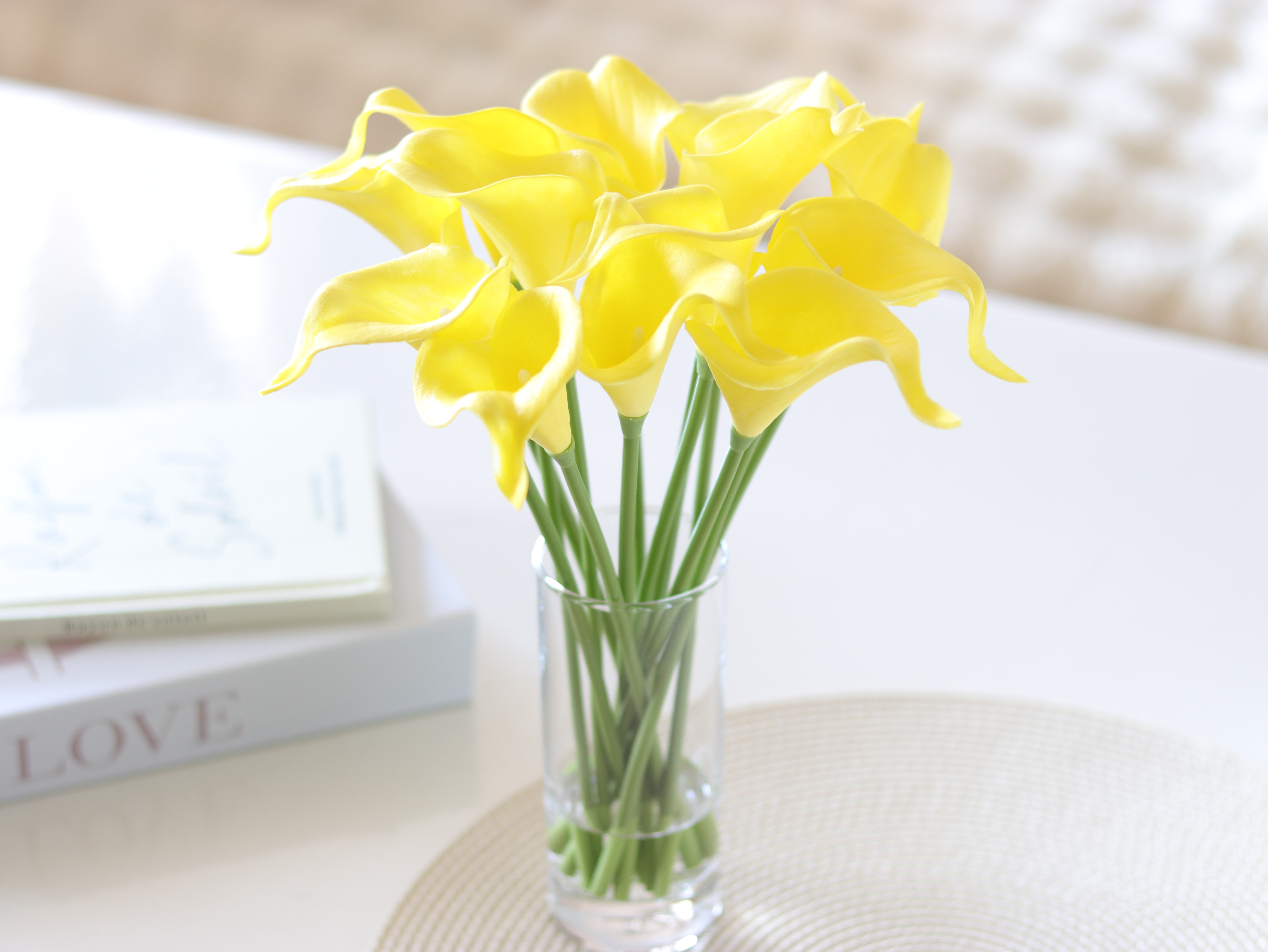 枯れないこぼれない   凛と咲くカラーのアレンジメント 〜イエロースタイル〜