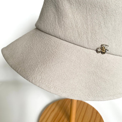 【creema限定】UVカットの帽子＊三つ葉チャーム×お花柄のバケットハット＊サイズ受注製作＊SS/S/M/L/LL 7枚目の画像
