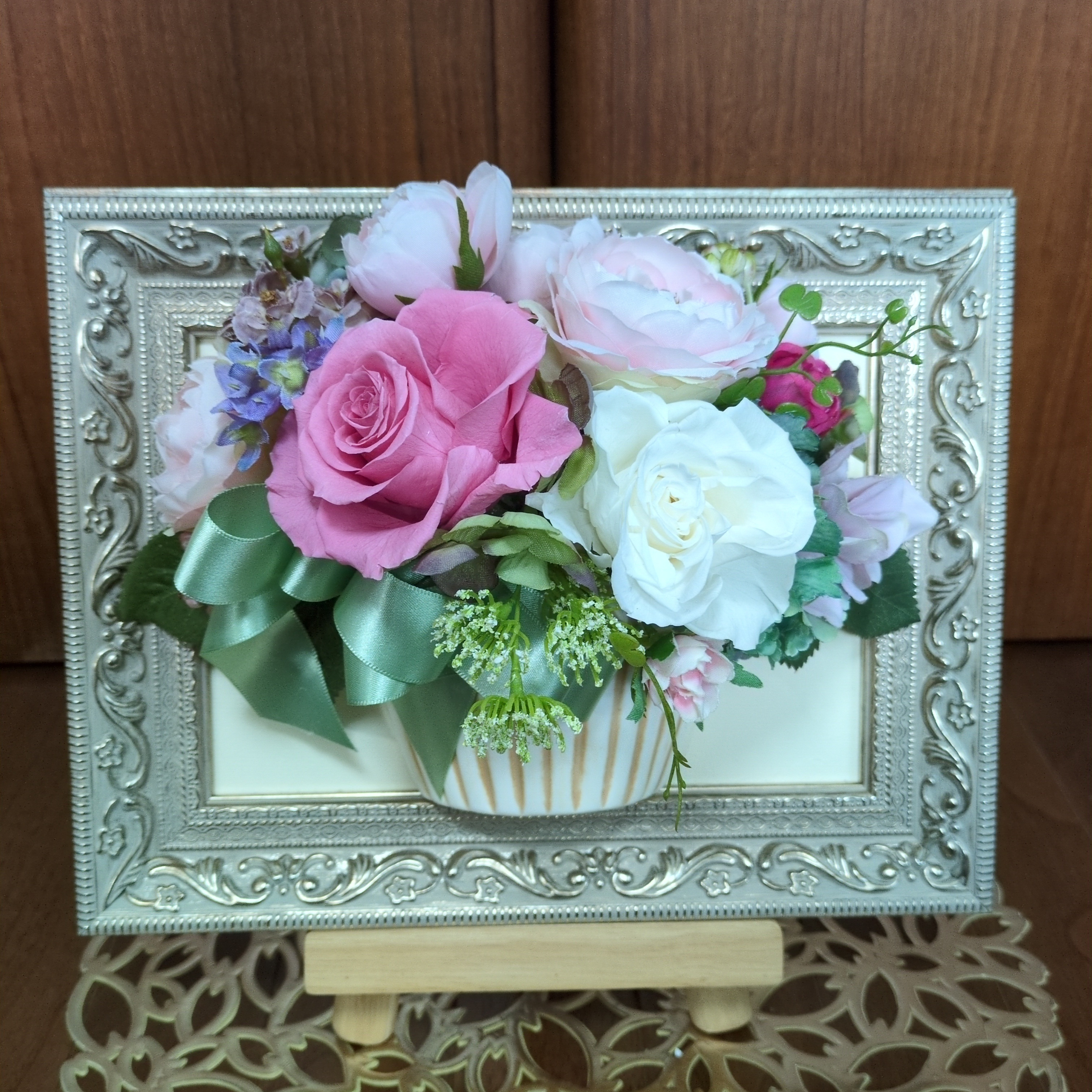 ❤額入りの薔薇のフラワーアレンジメント     母の日ギフト