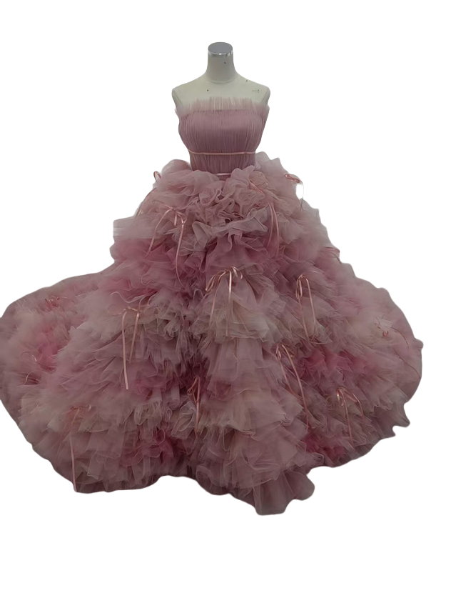 プリンセスライン カラードレス ピンク  可愛い 華やかなトレーン リボン 結婚式 ボリュームドレス