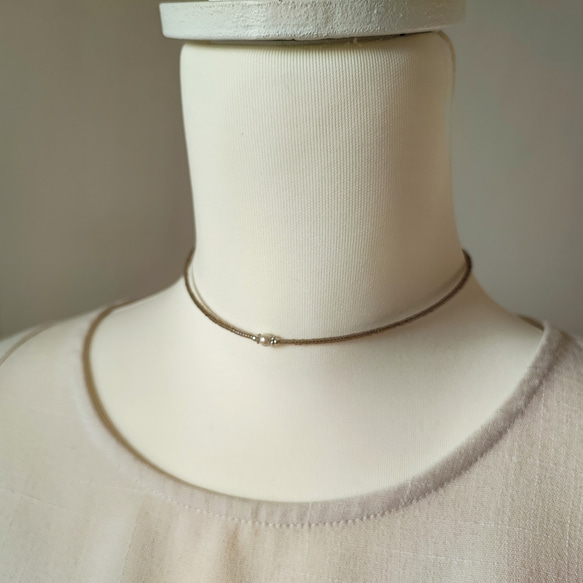 とても小さなコットンパールのかわいいチョーカー（マグネット式金具へ変更可能です） 5枚目の画像