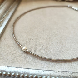 とても小さなコットンパールのかわいいチョーカー（マグネット式金具へ変更可能です） 12枚目の画像