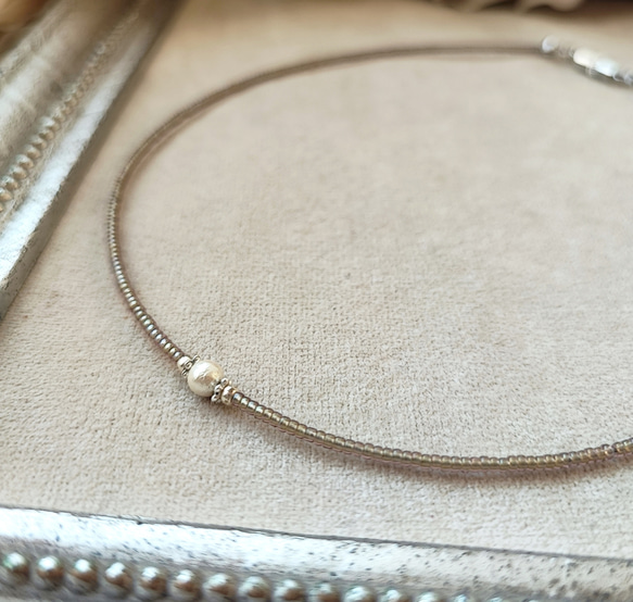 とても小さなコットンパールのかわいいチョーカー（マグネット式金具へ変更可能です） 12枚目の画像