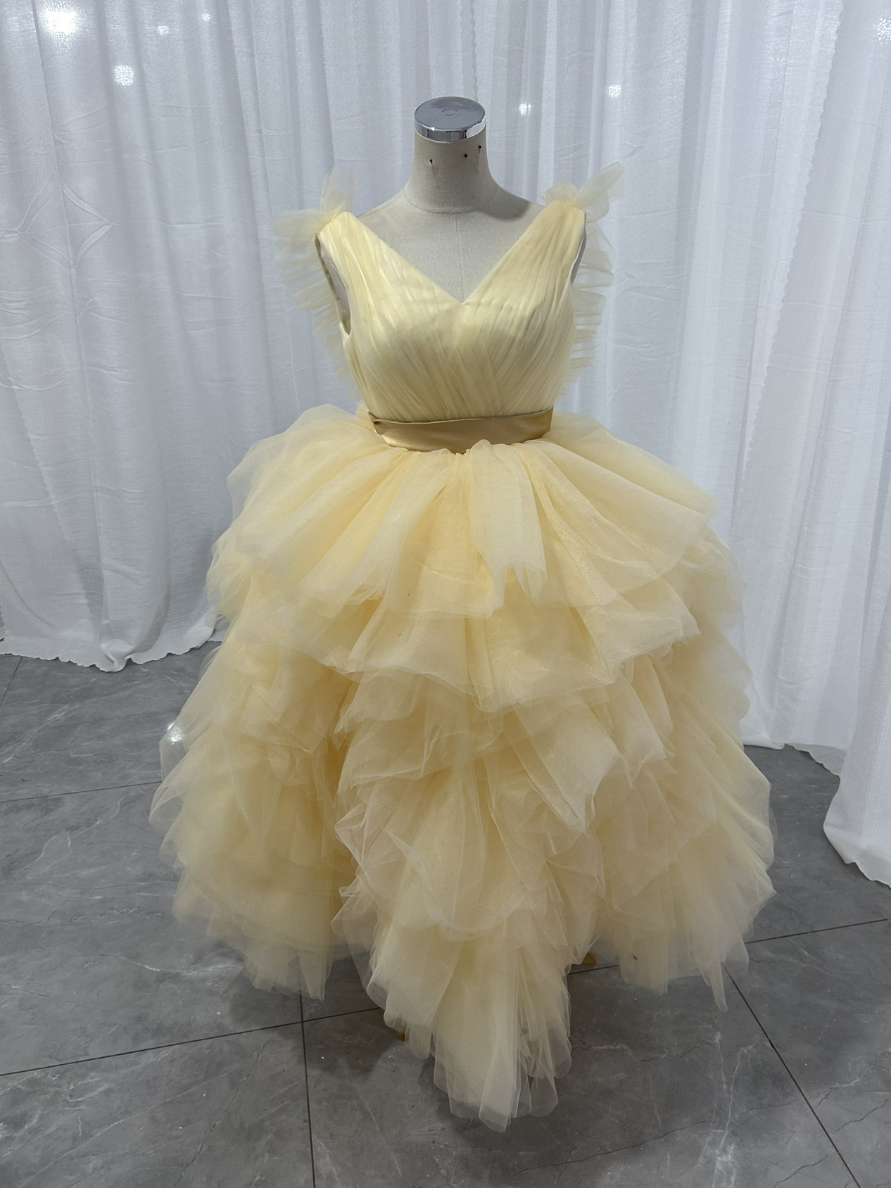 韓国風もこもこチュールドレス　パステルイエロー  カラードレス　フリルオフショルダー　お色直し結婚式/披露宴