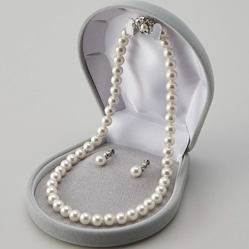 冠婚葬祭に使える 夏用ブラックフォーマルワンピースとパールの  