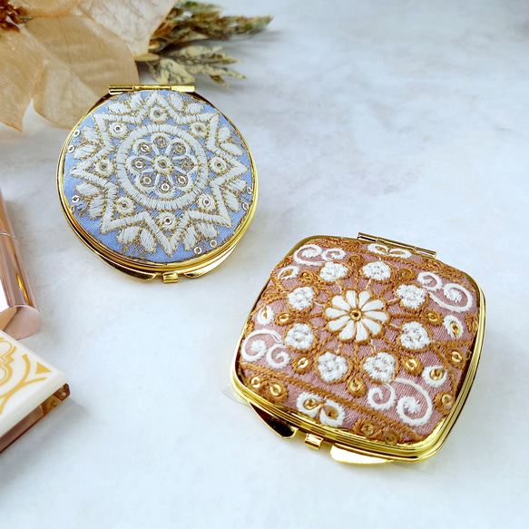 華やかインド刺繍リボンのコンパクトミラー　スクエア　丸　No.2 1枚目の画像