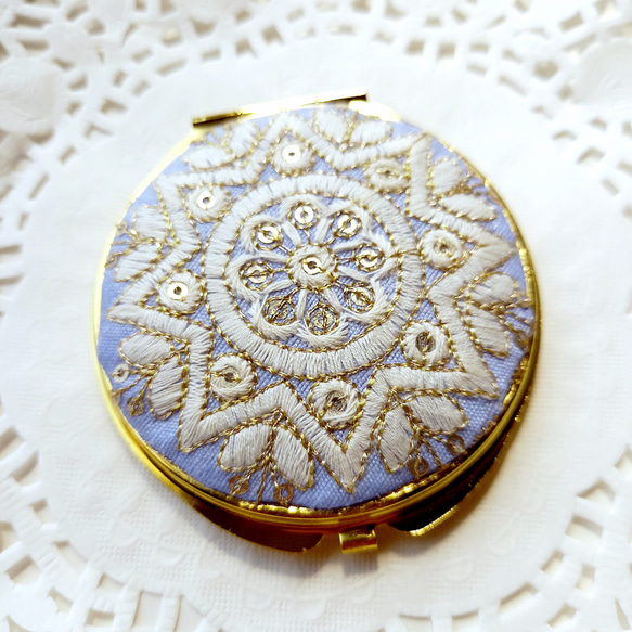 華やかインド刺繍リボンのコンパクトミラー　スクエア　丸　No.2 4枚目の画像