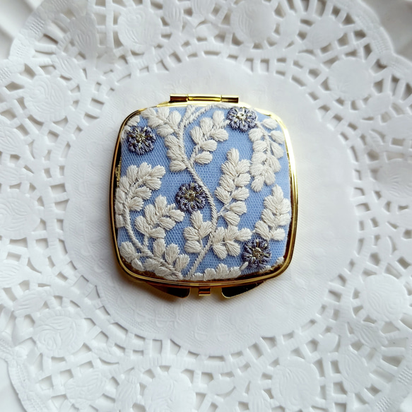 華やかインド刺繍リボンのコンパクトミラー　花柄　スクエア　No.2 2枚目の画像