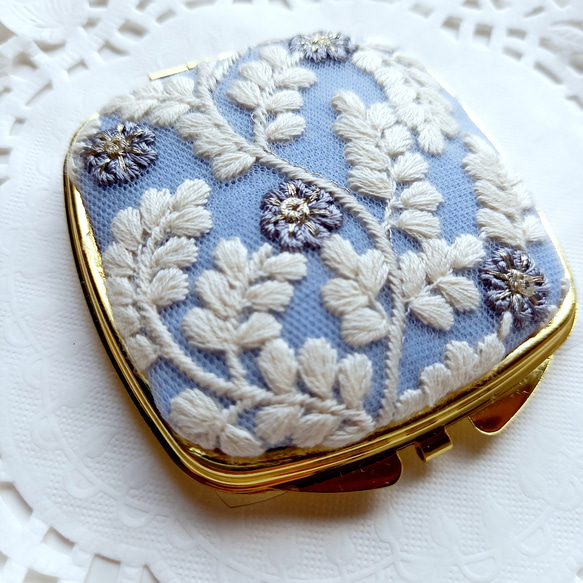 華やかインド刺繍リボンのコンパクトミラー　花柄　スクエア　No.2 4枚目の画像