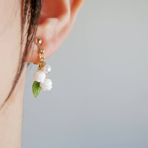 小さなすずらんのピアス/イヤリング(受注制作、花、お花モチーフ、春