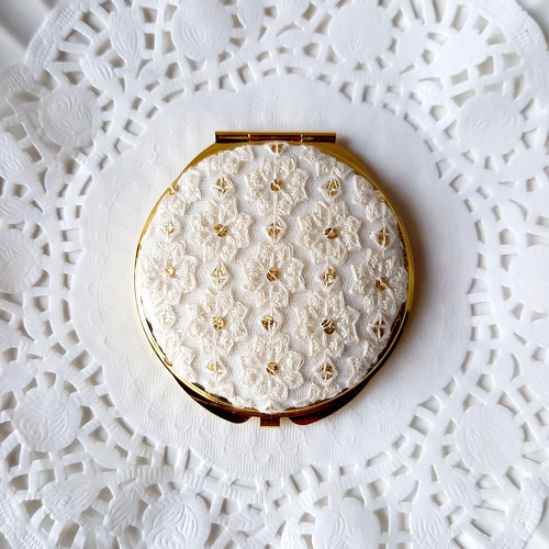 華やかインド刺繍リボンのコンパクトミラー｜小花柄＊サークル型 手鏡