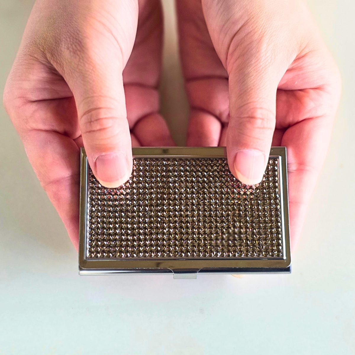 名刺入れ キラキラ デコ スワロフスキー グレージュ 女性 レディース 50代 40代 30代 20代 キャバ嬢 M18