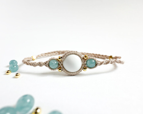 アロマ香る 天然石のマクラメブレスレット アクアマリン * 朝凪の馥郁