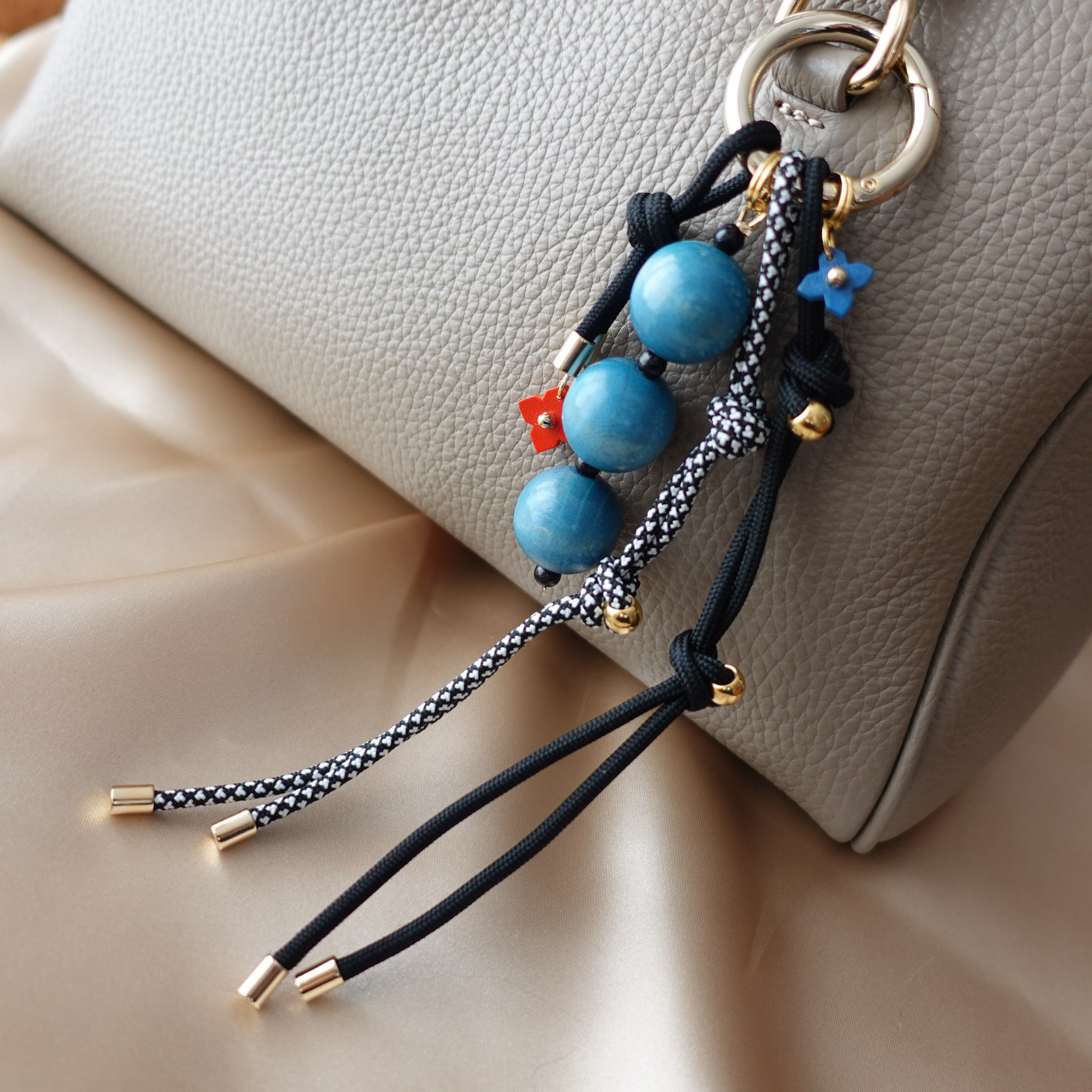 バッグチャーム kikkaシリーズ  インディゴ  /パラコード