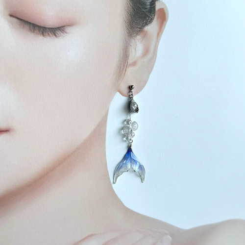 人魚の耳飾り ミニ【ブルー】 ピアス（フック・チェーン） Lyricalize