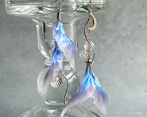 人魚の耳飾り 月光人魚の耳飾り【ブルー&レッド】 ピアス（フック・チェーン