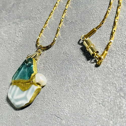 シーグラスとシー陶器の金継ぎネックレス ペンダント 着脱簡単