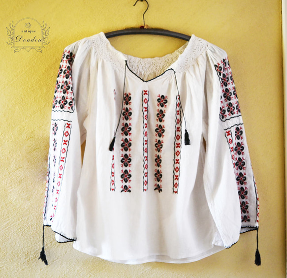 レアカラー　vintage ルーマニア　刺繍　ブラウス　ブラウン　半袖 vintage 赤 ルーマニア刺繍 ブラウス - 名古屋 Snap Magazine
