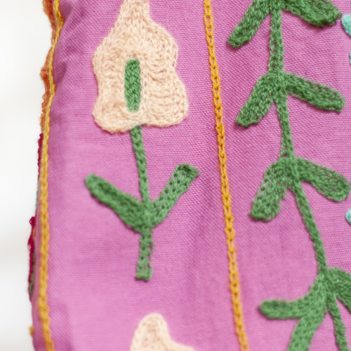 少し傷のある手縫いの刺繍パッチワーク純綿ベスト インドの純綿パッチ