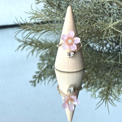 桜一粒リング＊指輪＊フォークリング＊ピンク＊ゴールドカラー＊プラ板＊アクセサリー＊普段使い＊春＊チェリー 4枚目の画像