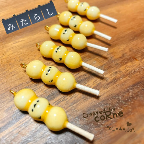 シマエナガ みたらし団子 チャーム 和菓子 樹脂粘土 和スイーツ レジン 桜 裏もこんがり シマエナガさん みたらしだんご チャーム/ストラップ