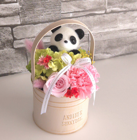 ★送料無料！花とパンダ【プリザーブドフラワー】花  パンダ 誕生日 動物 母の日 誕生日 フラワーアレンジメント 5枚目の画像