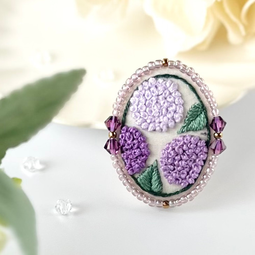 紫陽花のしずく刺繍ブローチ・イヤリング/ピアスセット(紫 紫陽花のしずく刺繍ブローチ・イヤリング/ピアスセット(紫