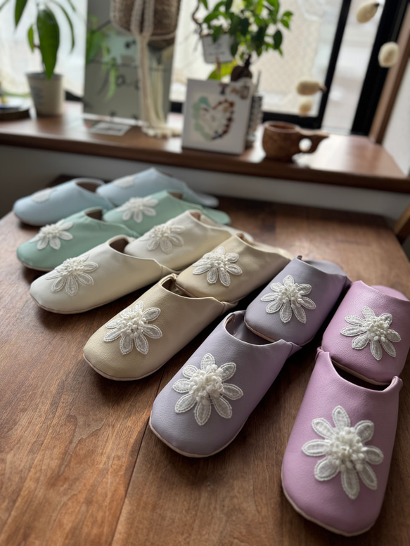 おとな可愛いバブーシュ　合成皮革使用　スリッパ　日本製　アイスブルー 花刺繍 No.18 8枚目の画像
