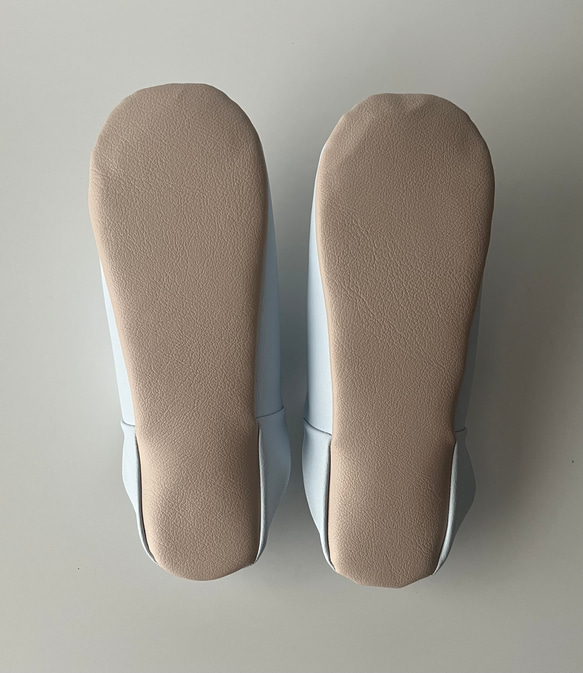 おとな可愛いバブーシュ　合成皮革使用　スリッパ　日本製　アイスブルー 花刺繍 No.18 5枚目の画像