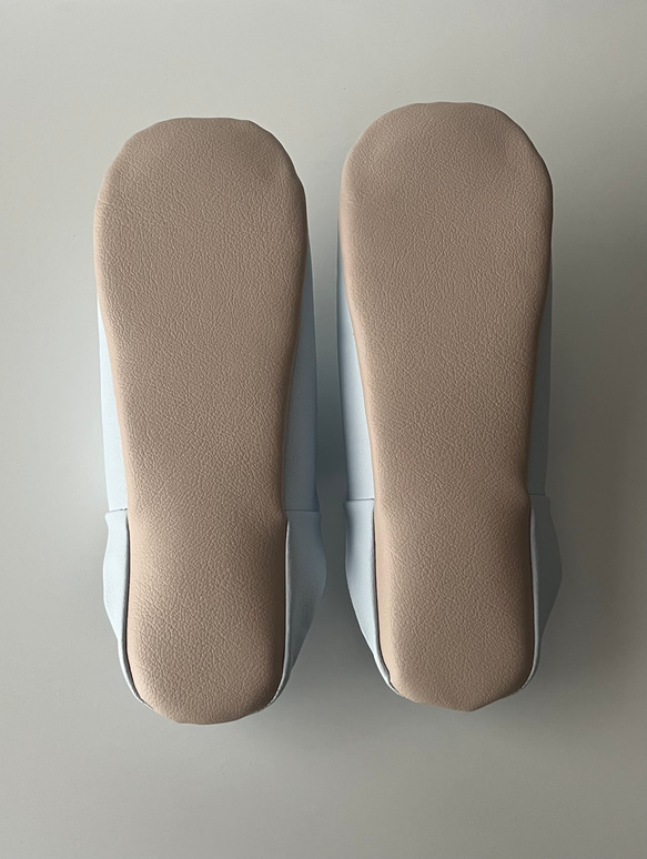 おとな可愛いバブーシュ　合成皮革使用　スリッパ　日本製　アイスブルー 立体フラワー刺繍 No.20 9枚目の画像