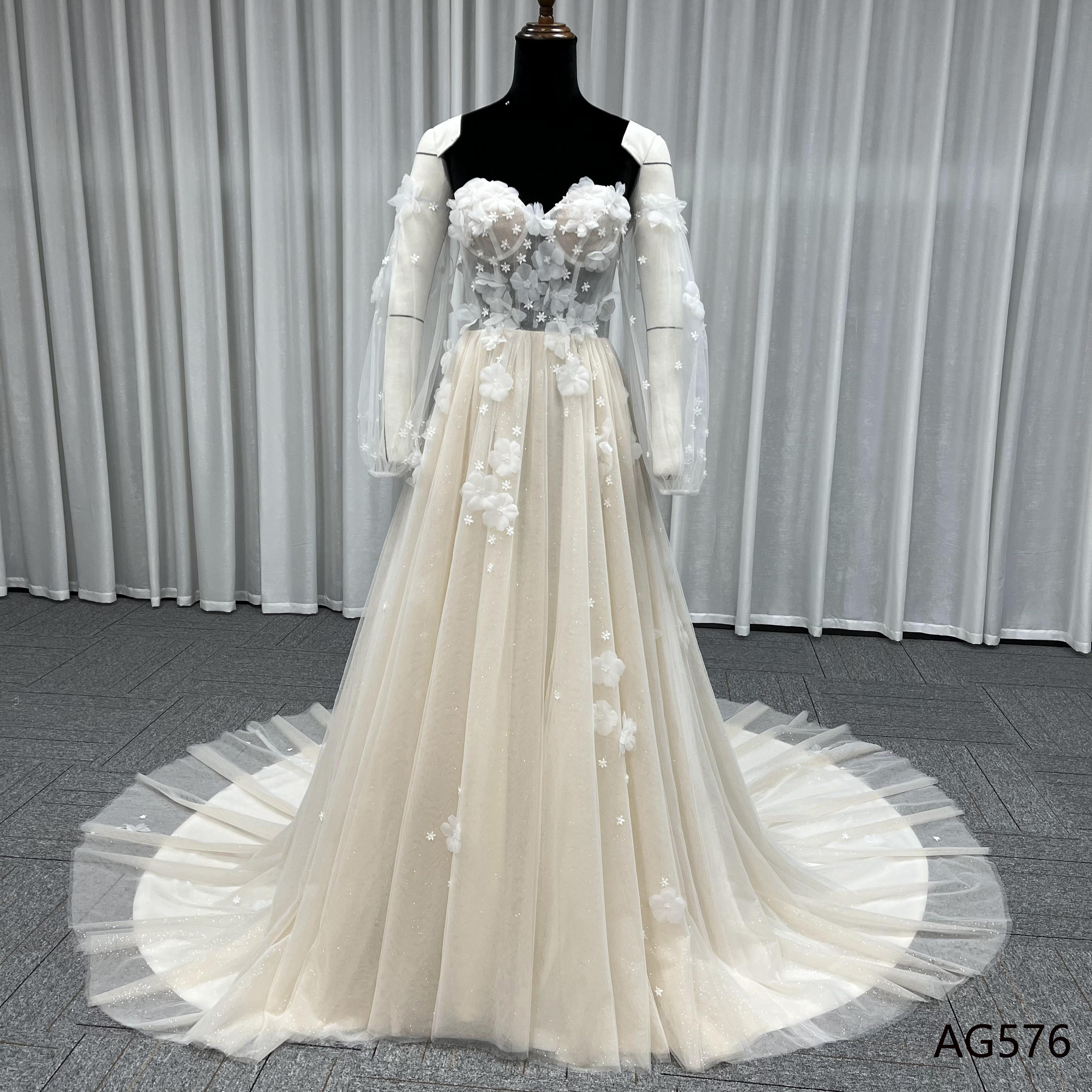 上品　オフショルダー　シースルー袖　小花フラワー　アイボリー白可能　Aライン　エレガントなシルエット　結婚式前撮り二次会