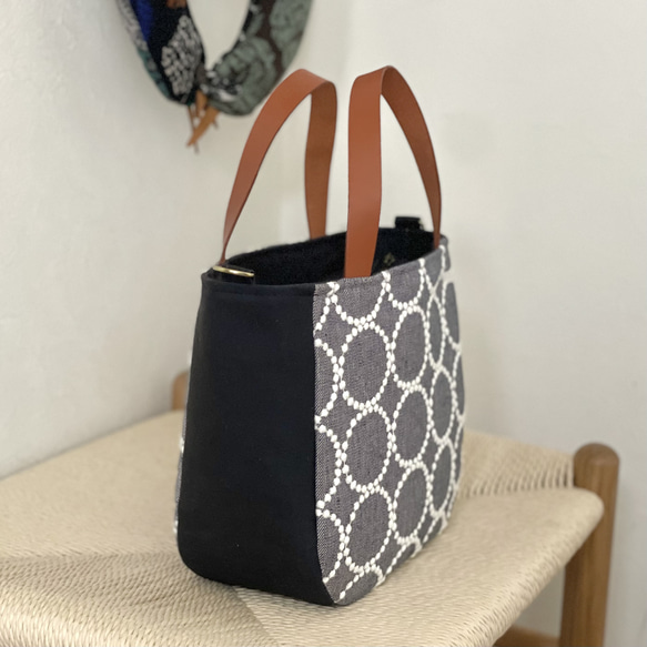 ⚮̈ミナペルホネン　tambourine サマーネイビー まるっこかくれんぼトート 4枚目の画像