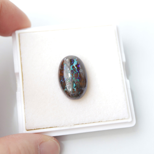知る人ぞ知る】ボルダーオパール《土の中の宝石模様》｜天然石