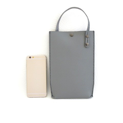 手縫い♪《牛革》２WAYサコッシュ・フラットミニ・シュリンクレザー・グレー・096【超早割母の日2025】