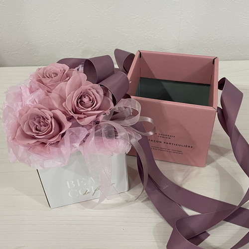 love ribbon」ボックスインブーケ バラ プレゼント 可愛い ピンク