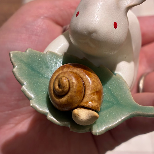 WEGB GRAPE BRAIN うさぎになりたいカタツムリ うさぎ ソフビ 【公式通販】