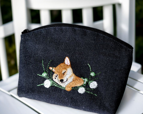 お昼寝わんこ刺しゅう（柴犬）デニムポーチ 名入れオプション有り