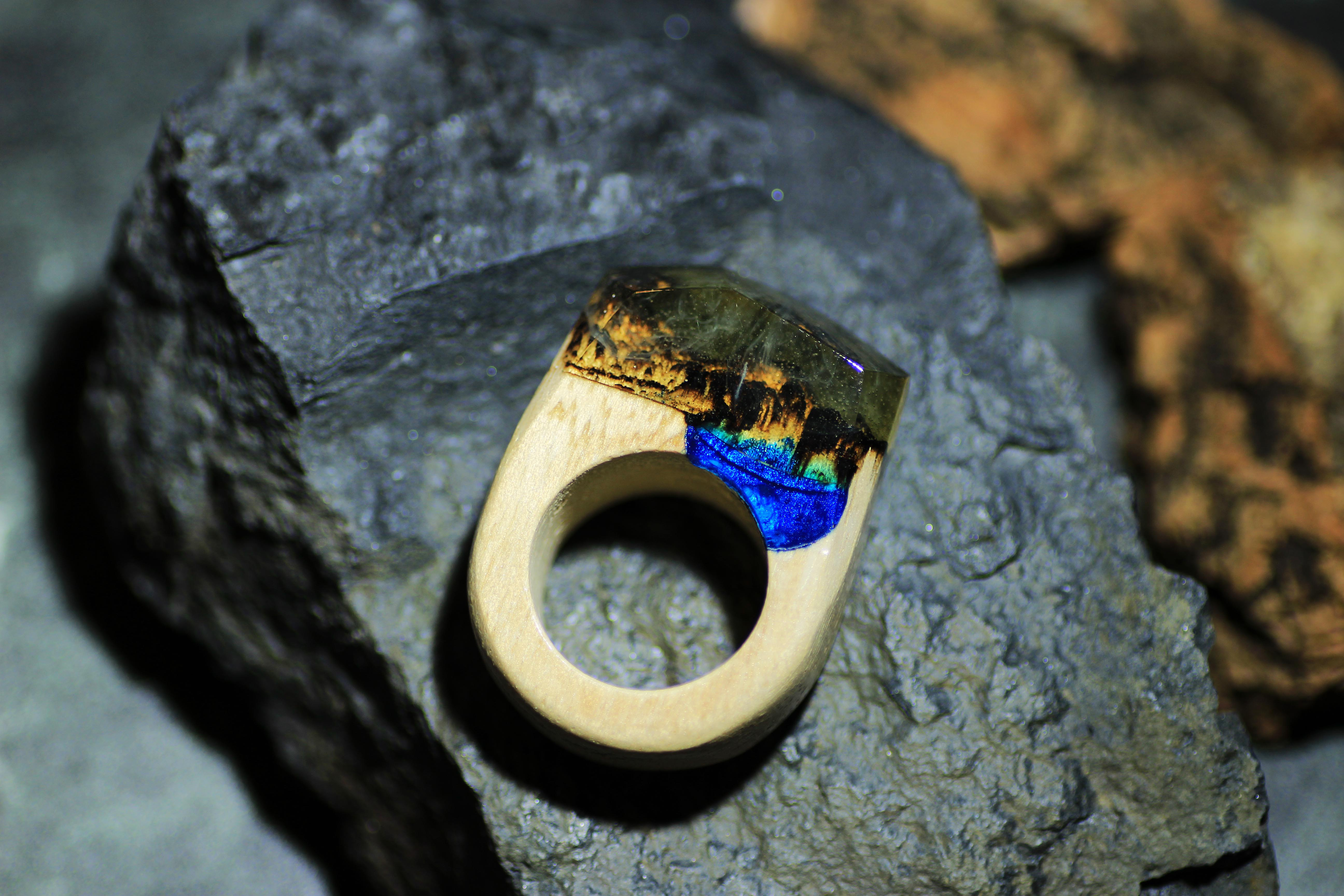 【40%off 現品限り】】Sea cliff～ウッドレジンリング～　13号