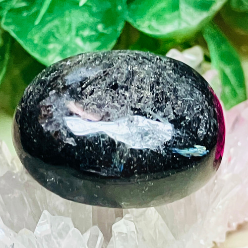 最強の守護石✿ ヌーマイト フェアリークィーン オーバル ルース 原石