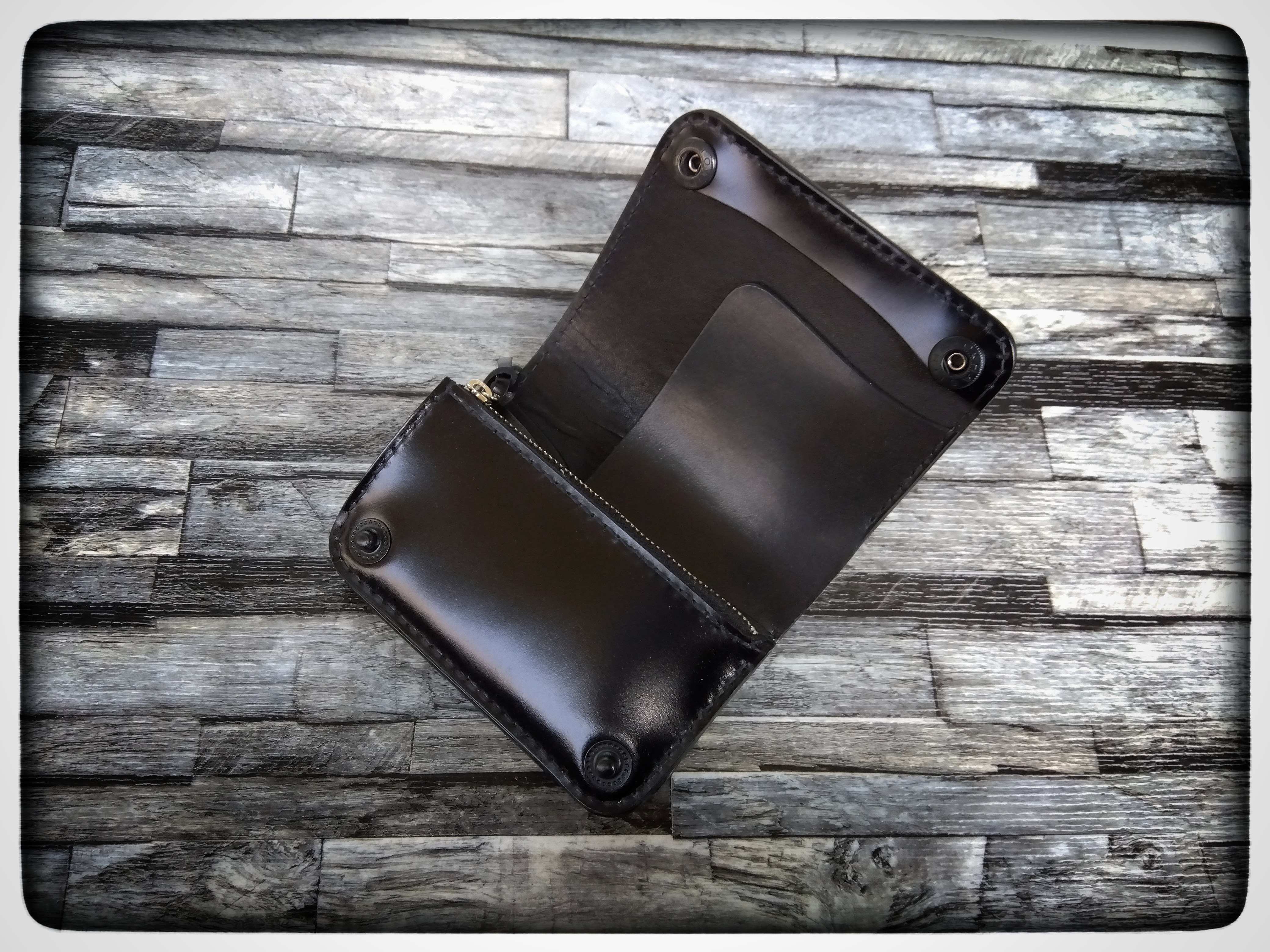 コードバン★お札を折らず、収納力抜群★　トラッカーウォレット　ショート◆